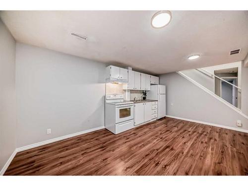 139 Abalone Way Ne, Calgary, AB - Indoor Photo Showing Kitchen