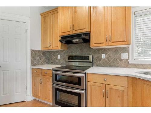 1565 Strathcona Drive Sw, Calgary, AB - Indoor Photo Showing Kitchen