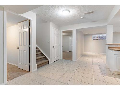 1565 Strathcona Drive Sw, Calgary, AB - Indoor Photo Showing Other Room
