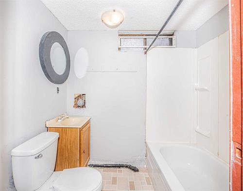 155 Falwood Way Ne, Calgary, AB - Indoor Photo Showing Bathroom