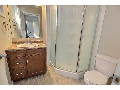 206 26 St Street, Cold Lake, AB - Indoor Photo Showing Bathroom