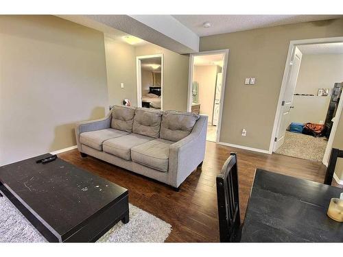 206 26 St Street, Cold Lake, AB - Indoor Photo Showing Living Room