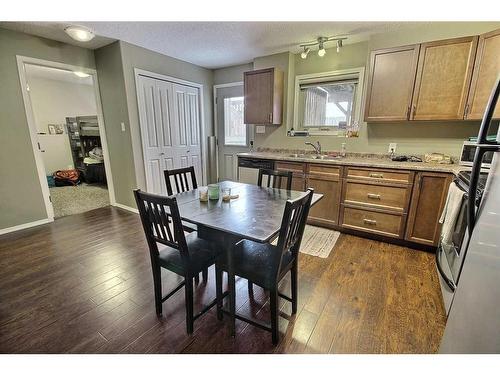 206 26 St Street, Cold Lake, AB - Indoor Photo Showing Dining Room