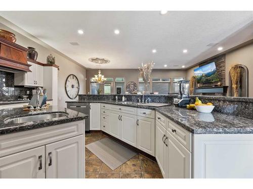 20 Lake Ridge, Olds, AB - Indoor Photo Showing Kitchen With Upgraded Kitchen