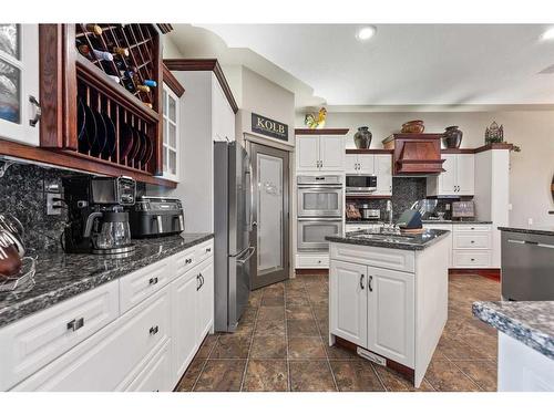 20 Lake Ridge, Olds, AB - Indoor Photo Showing Kitchen