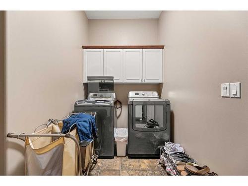 20 Lake Ridge, Olds, AB - Indoor Photo Showing Laundry Room