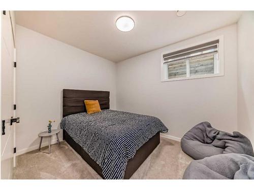2-1416 19 Avenue Nw, Calgary, AB - Indoor Photo Showing Bedroom