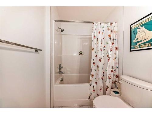 2-1416 19 Avenue Nw, Calgary, AB - Indoor Photo Showing Bathroom