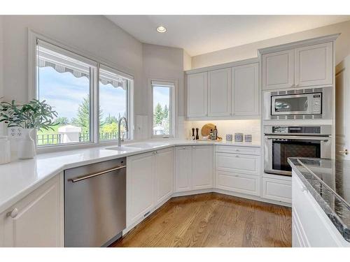 13007 Canso Place Sw, Calgary, AB - Indoor Photo Showing Kitchen