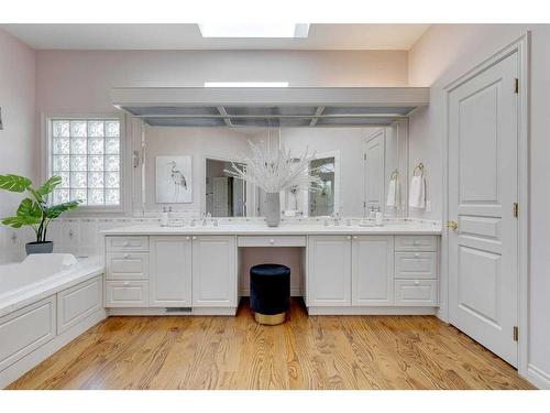 13007 Canso Place Sw, Calgary, AB - Indoor Photo Showing Bathroom