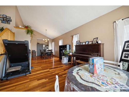 315 Hawkland Circle Nw, Calgary, AB - Indoor