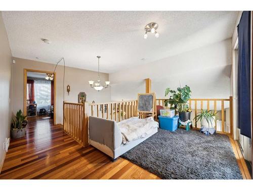 315 Hawkland Circle Nw, Calgary, AB - Indoor