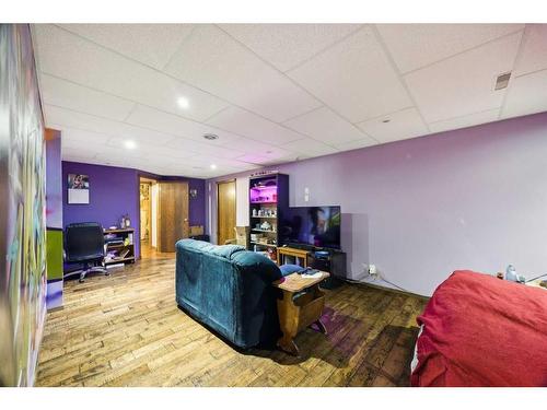 315 Hawkland Circle Nw, Calgary, AB - Indoor