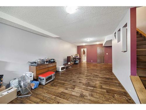 315 Hawkland Circle Nw, Calgary, AB - Indoor Photo Showing Other Room