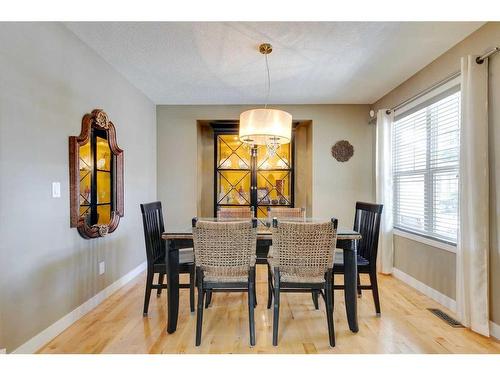 14 Cresthaven View Sw, Calgary, AB - Indoor Photo Showing Dining Room