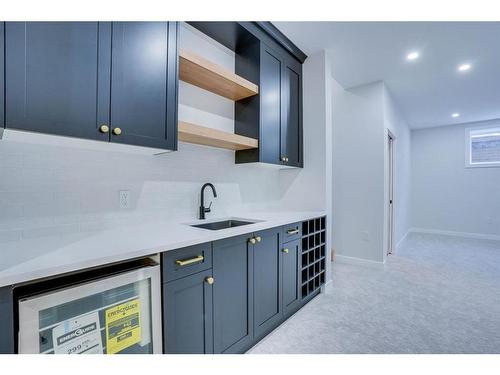 1429 43 Street Sw, Calgary, AB - Indoor Photo Showing Kitchen