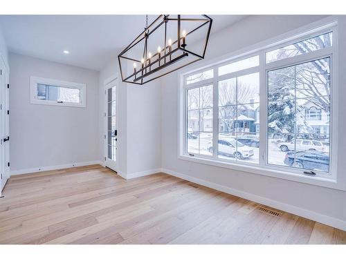 1429 43 Street Sw, Calgary, AB - Indoor Photo Showing Other Room