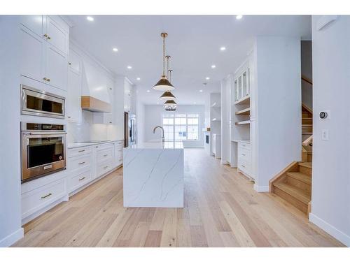 1429 43 Street Sw, Calgary, AB - Indoor Photo Showing Kitchen With Upgraded Kitchen