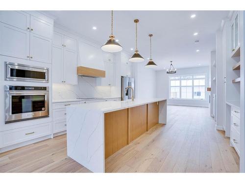 1429 43 Street Sw, Calgary, AB - Indoor Photo Showing Kitchen With Upgraded Kitchen