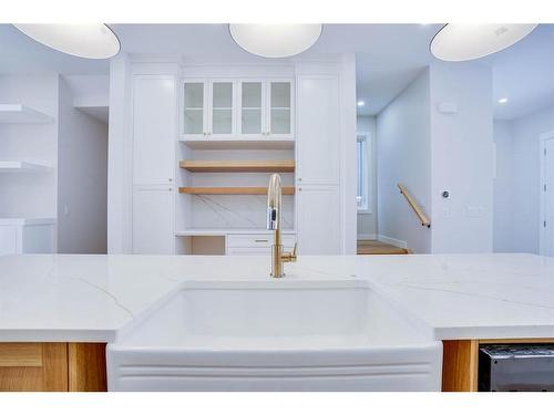 1429 43 Street Sw, Calgary, AB - Indoor Photo Showing Kitchen