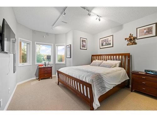 263010 Butte Hills Way, Rural Rocky View County, AB - Indoor Photo Showing Bedroom