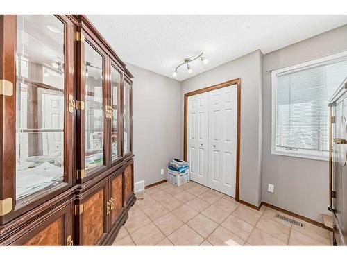 12 West Heights Drive, Didsbury, AB - Indoor Photo Showing Other Room