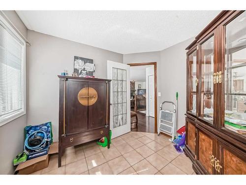 12 West Heights Drive, Didsbury, AB - Indoor Photo Showing Other Room