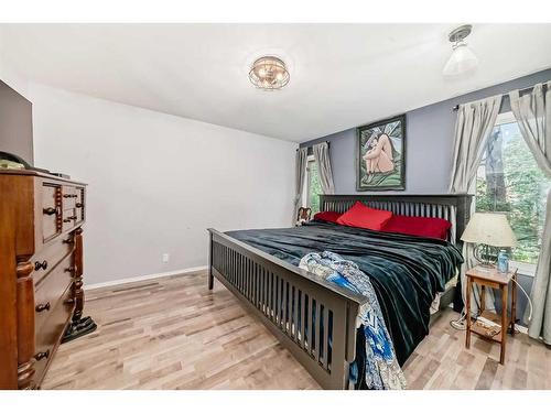 12 West Heights Drive, Didsbury, AB - Indoor Photo Showing Bedroom