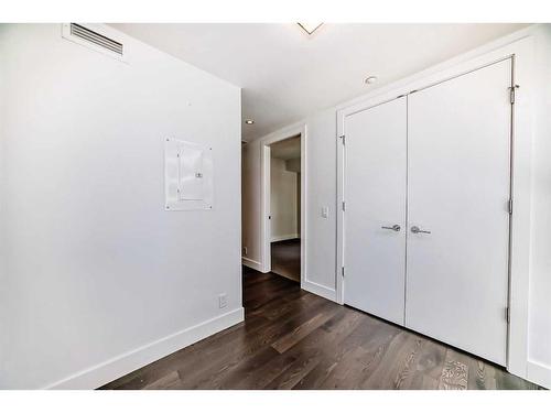 901-1025 5 Avenue Sw, Calgary, AB - Indoor Photo Showing Other Room