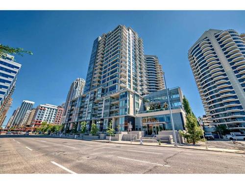 901-1025 5 Avenue Sw, Calgary, AB - Outdoor With Facade