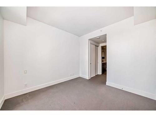 901-1025 5 Avenue Sw, Calgary, AB - Indoor Photo Showing Other Room