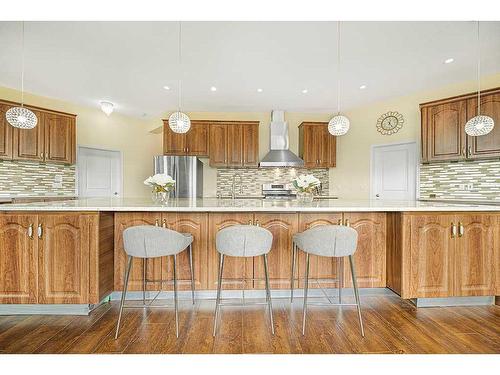 5 Elveden Point Sw, Calgary, AB - Indoor Photo Showing Kitchen With Upgraded Kitchen