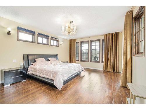 5 Elveden Point Sw, Calgary, AB - Indoor Photo Showing Bedroom