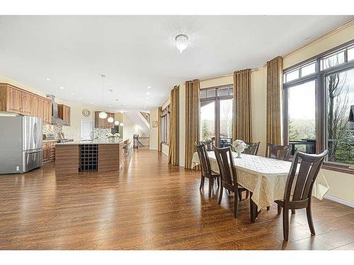 5 Elveden Point Sw, Calgary, AB - Indoor Photo Showing Dining Room