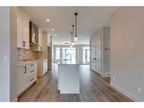 57 Royal Elm Green Nw, Calgary, AB - Indoor Photo Showing Kitchen