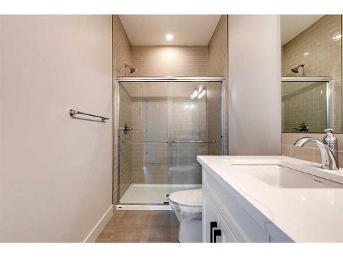 57 Royal Elm Green Nw, Calgary, AB - Indoor Photo Showing Bathroom