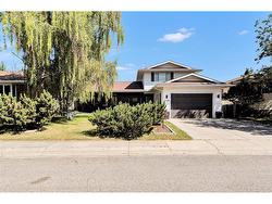 4728 41 Avenue SW Calgary, AB T3E 1H1