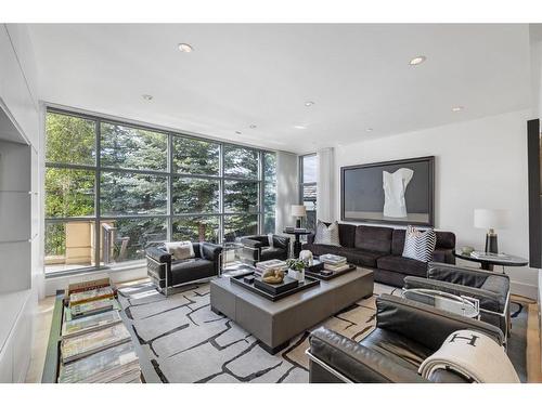 3050 Signal Hill Drive Sw, Calgary, AB - Indoor Photo Showing Living Room