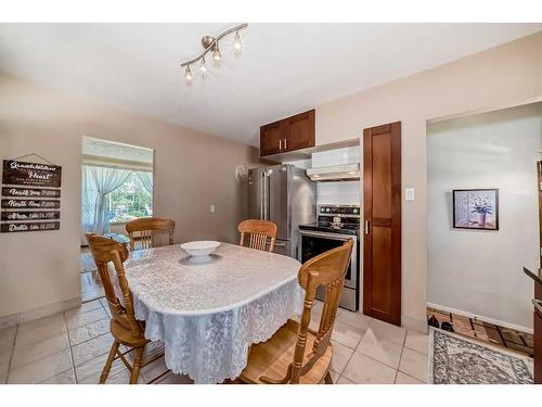 2445 30 Avenue Sw, Calgary, AB - Indoor Photo Showing Dining Room