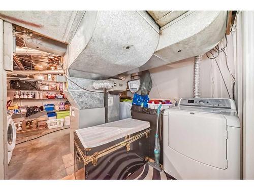 2445 30 Avenue Sw, Calgary, AB - Indoor Photo Showing Laundry Room