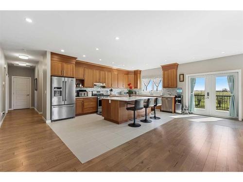 243077 Range Road 255, Rural Wheatland County, AB - Indoor Photo Showing Kitchen