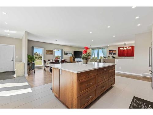 243077 Range Road 255, Rural Wheatland County, AB - Indoor Photo Showing Kitchen