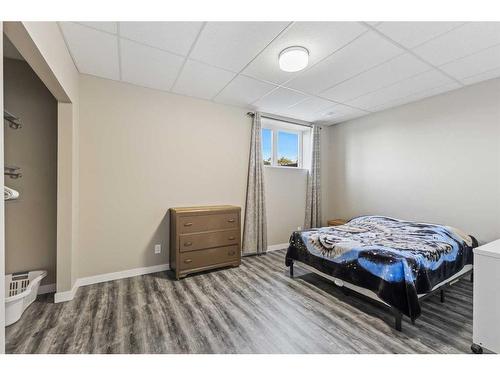 243077 Range Road 255, Rural Wheatland County, AB - Indoor Photo Showing Bedroom