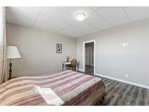 243077 Range Road 255, Rural Wheatland County, AB - Indoor Photo Showing Bedroom