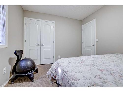 392 Nolan Hill Boulevard Nw, Calgary, AB - Indoor Photo Showing Bedroom