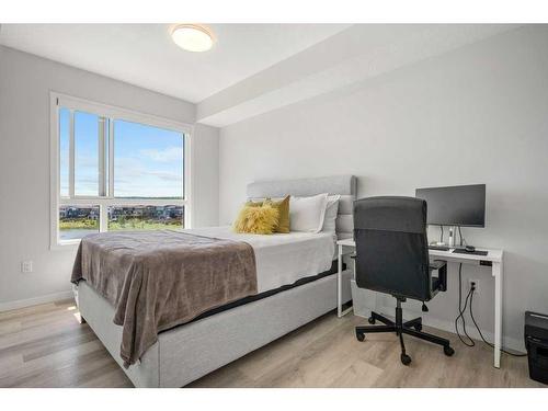 2306-42 Cranbrook Gardens Se, Calgary, AB - Indoor Photo Showing Bedroom