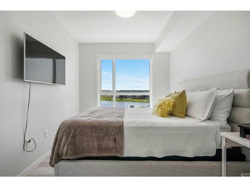 2306-42 Cranbrook Gardens Se, Calgary, AB - Indoor Photo Showing Bedroom