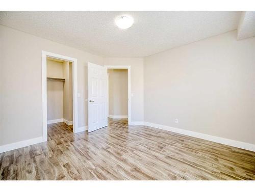 1072 Country Hills Circle Nw, Calgary, AB - Indoor Photo Showing Other Room