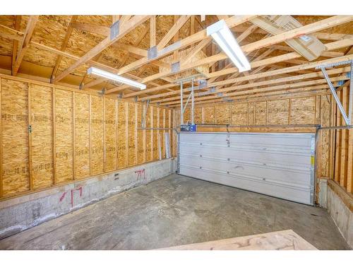 1072 Country Hills Circle Nw, Calgary, AB - Indoor Photo Showing Garage