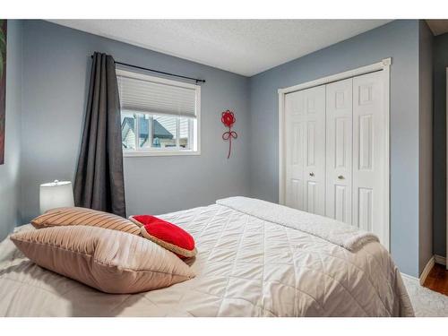 378 Arbour Grove Close Nw, Calgary, AB - Indoor Photo Showing Bedroom